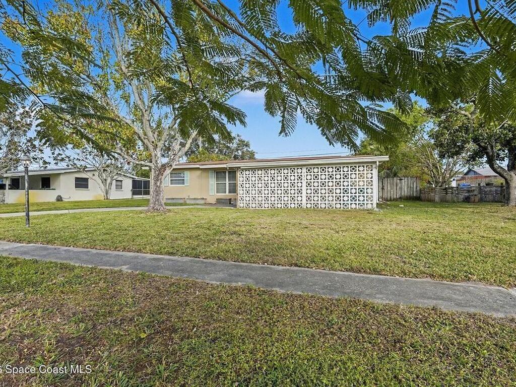 735 Ixora Drive, Melbourne, FL 32935