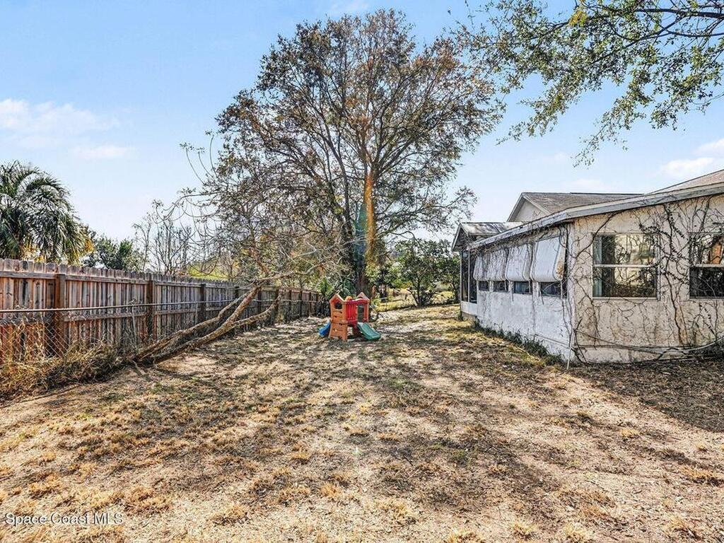 10258 Joanies Run, Leesburg, FL 34748