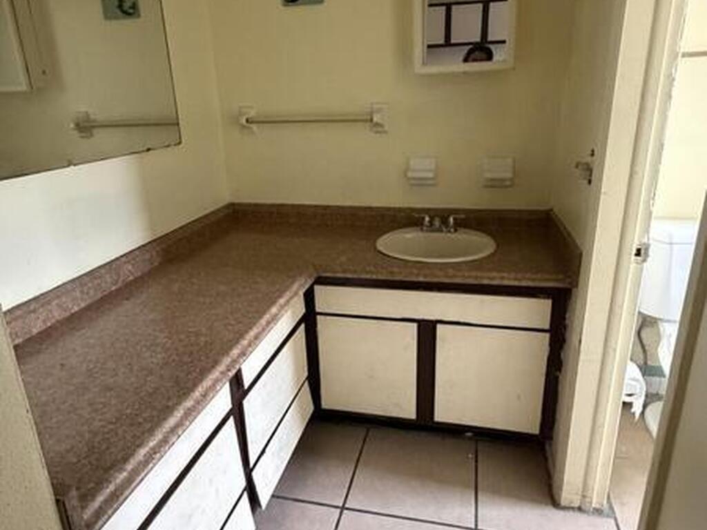 390 W Cocoa Beach Causeway, Cocoa Beach, FL 32931