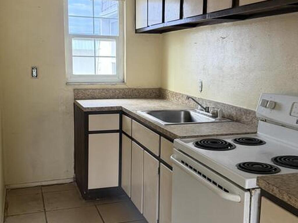 390 W Cocoa Beach Causeway, Cocoa Beach, FL 32931