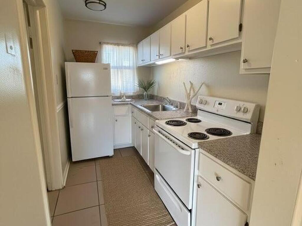 390 W Cocoa Beach Causeway, Cocoa Beach, FL 32931