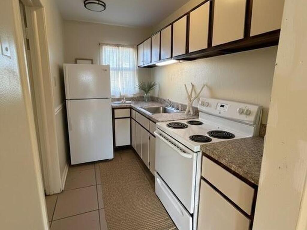 390 W Cocoa Beach Causeway, Cocoa Beach, FL 32931