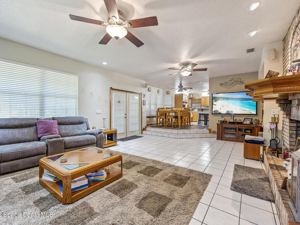 5425 James Lane, Mims, FL 32754