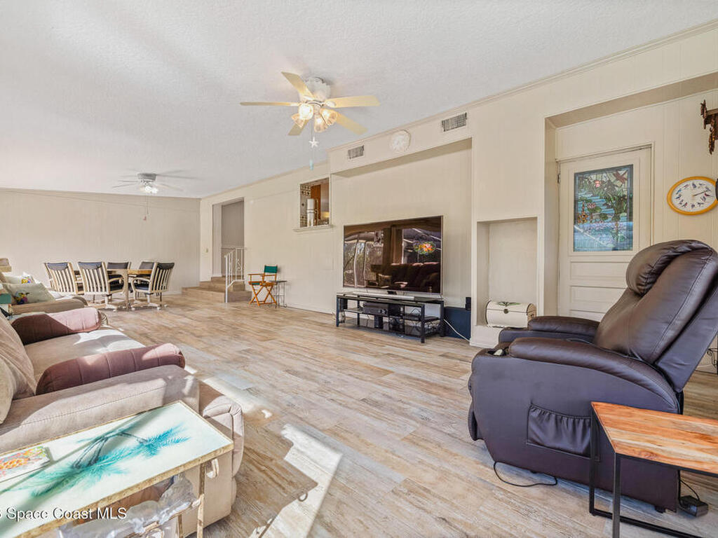 1210 Sun Circle, Melbourne, FL 32935