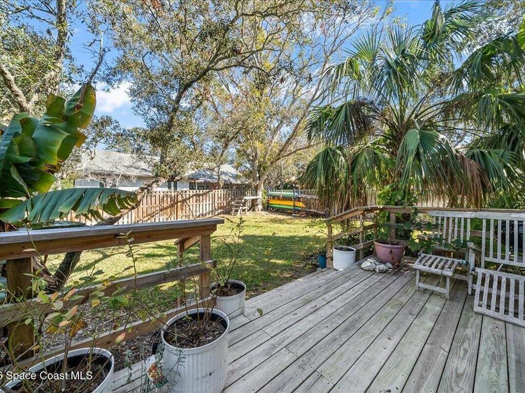 594 Hummingbird Drive, Indialantic, FL 32903