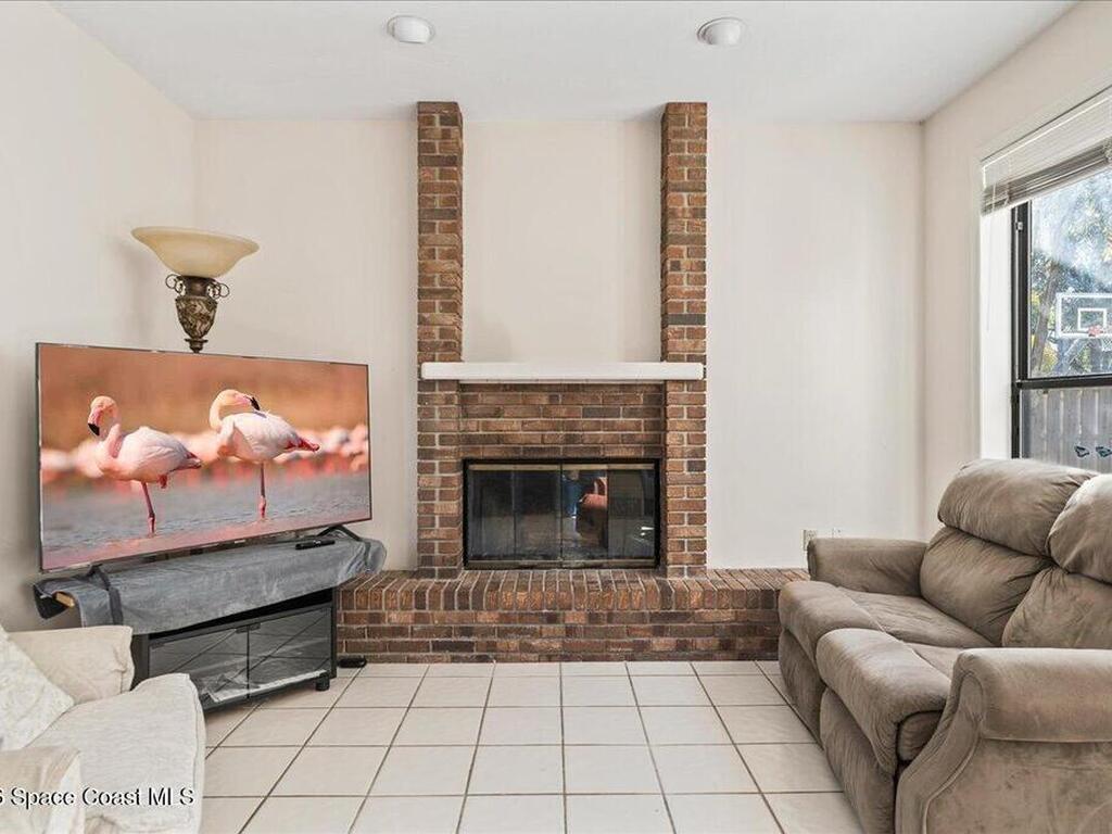 594 Hummingbird Drive, Indialantic, FL 32903