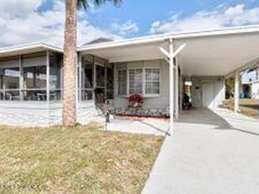 807 W Wren Circle, Barefoot Bay, FL 32976