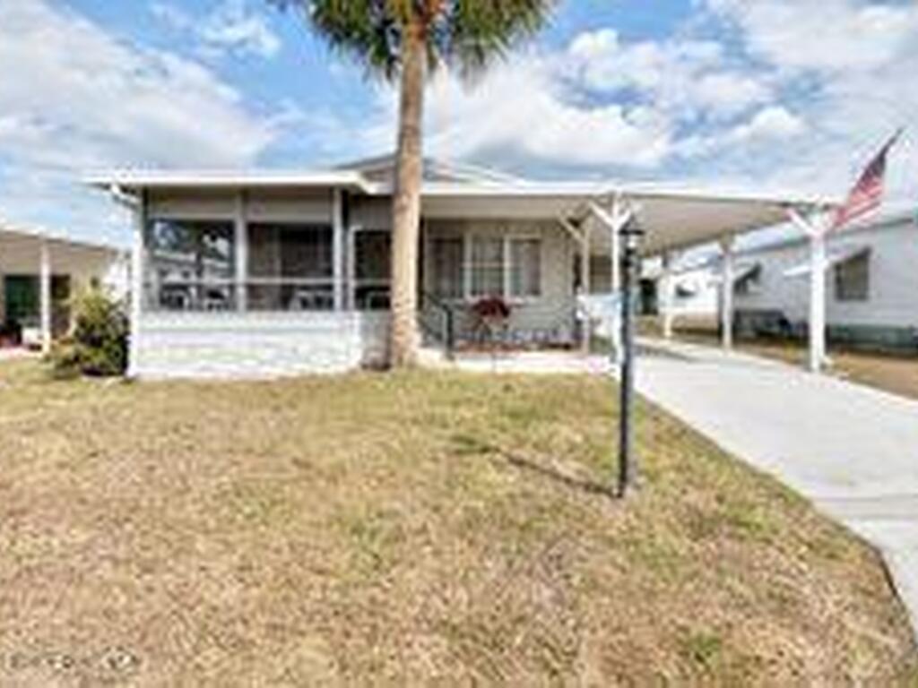 807 W Wren Circle, Barefoot Bay, FL 32976