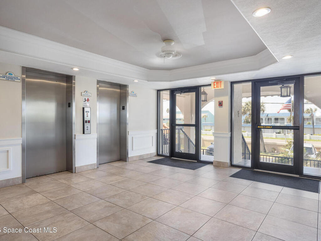 2815 S Atlantic Avenue, Cocoa Beach, FL 32931