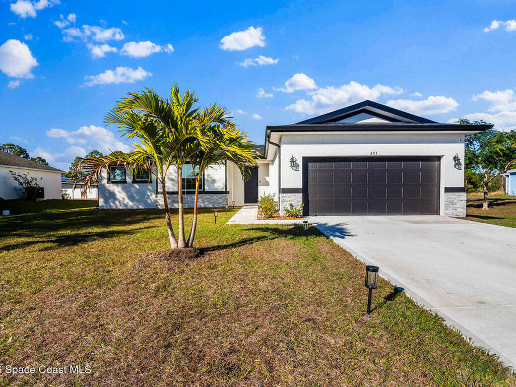 207 Bellbrook Street, Palm Bay, FL 32909