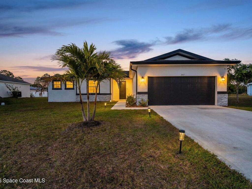 207 Bellbrook Street, Palm Bay, FL 32909