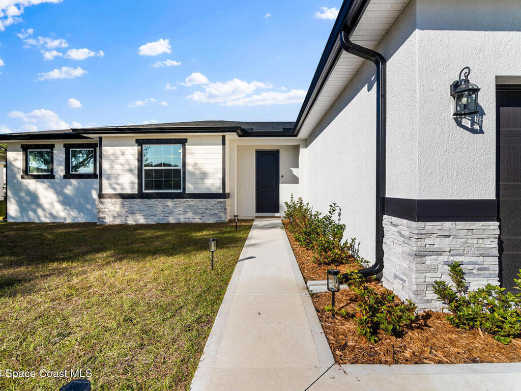 207 Bellbrook Street, Palm Bay, FL 32909