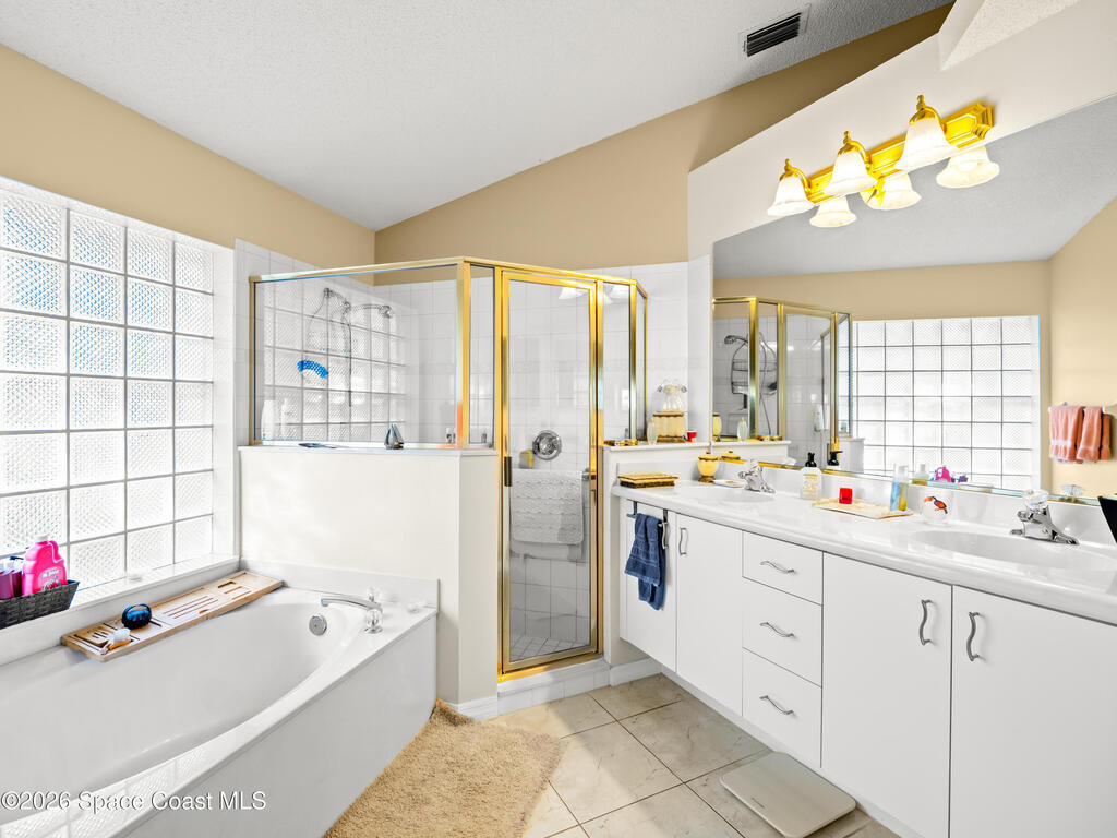 3904 Saint Armens Circle, Melbourne, FL 32934