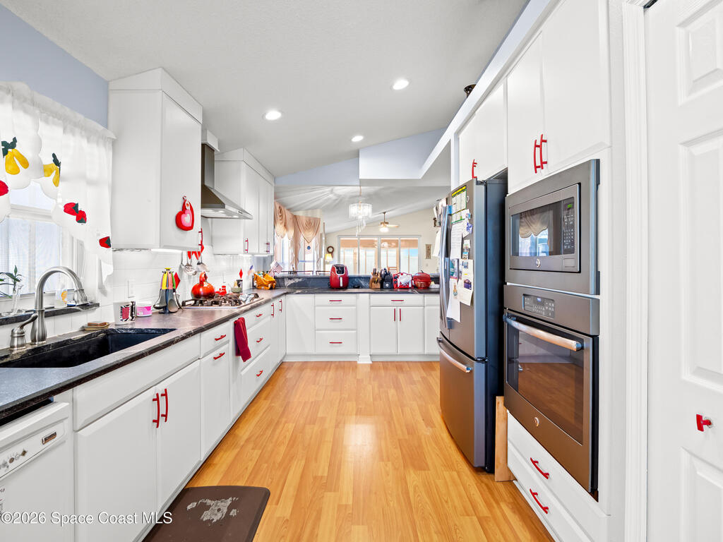 3904 Saint Armens Circle, Melbourne, FL 32934