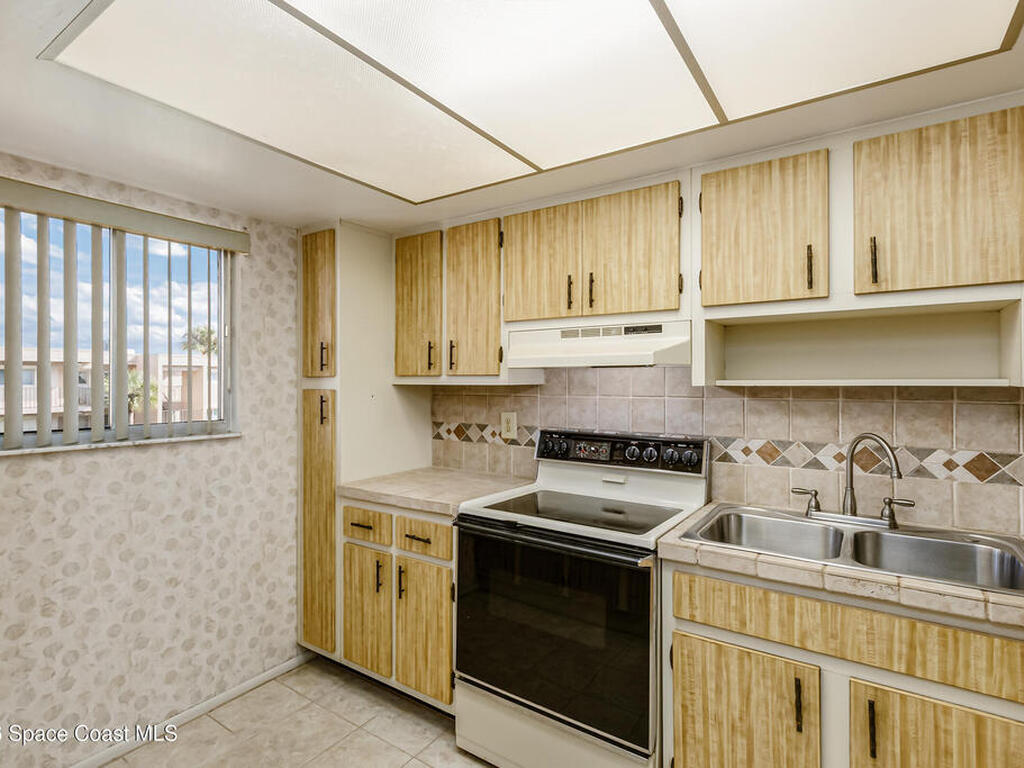 3150 N Harbor City Boulevard, Melbourne, FL 32935