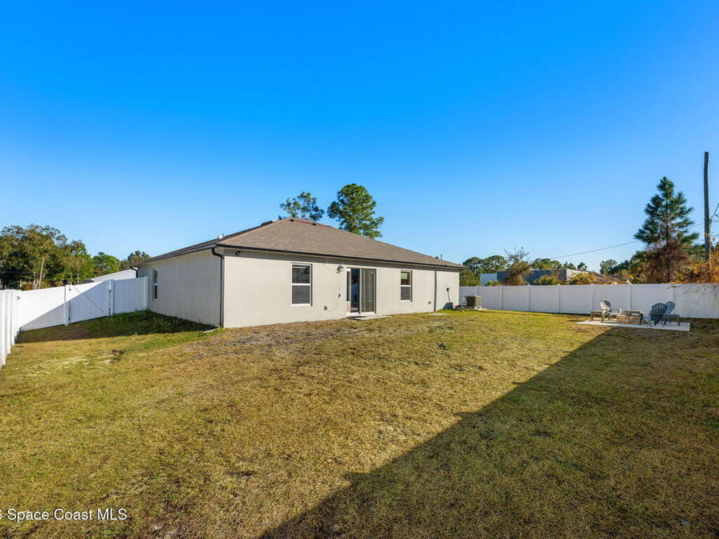714 Daysland Avenue, Palm Bay, FL 32908
