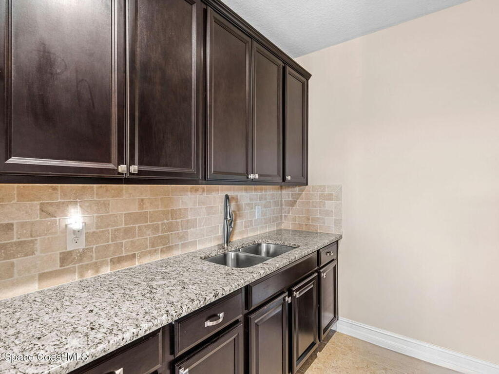 7045 Primavera Lane, Melbourne, FL 32940