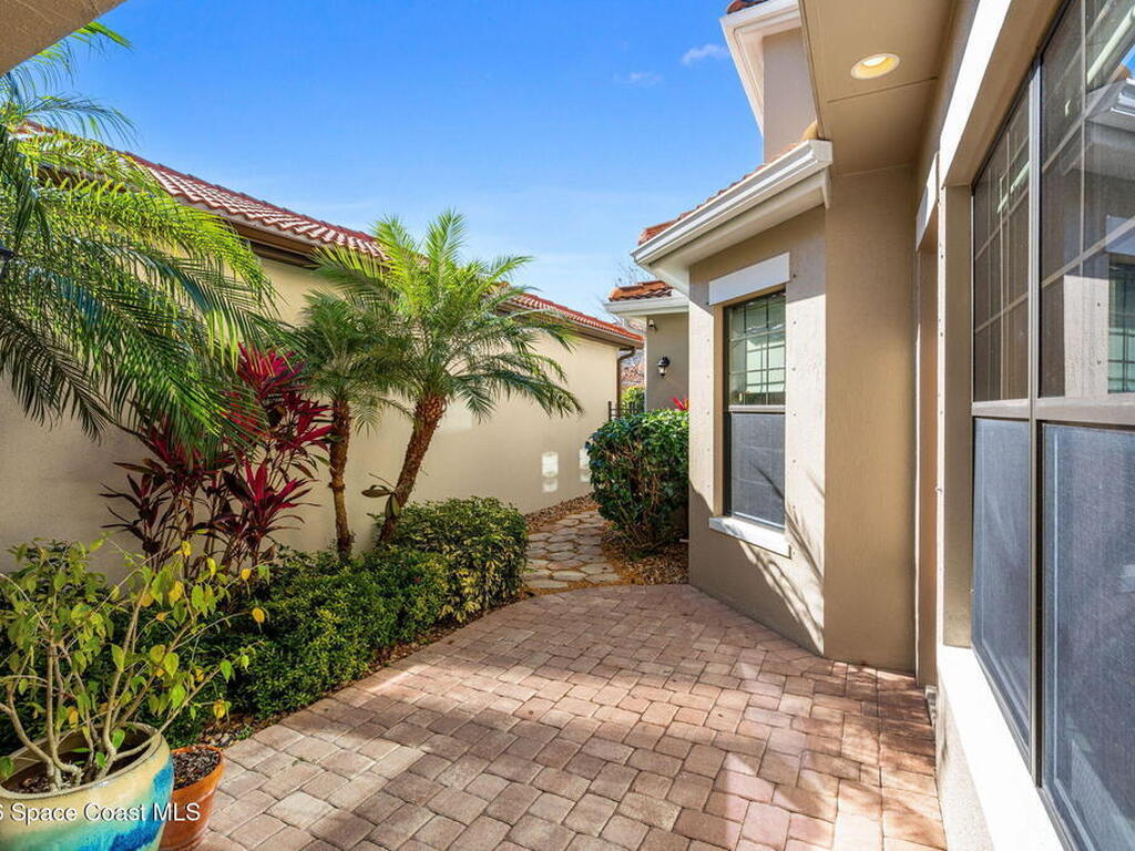 7045 Primavera Lane, Melbourne, FL 32940