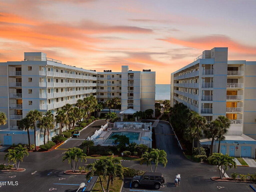 1050 N Atlantic Avenue, Cocoa Beach, FL 32931