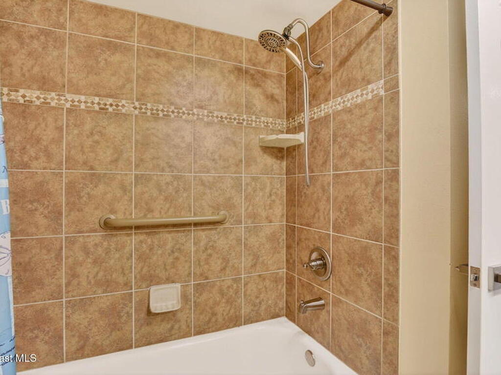 1050 N Atlantic Avenue, Cocoa Beach, FL 32931