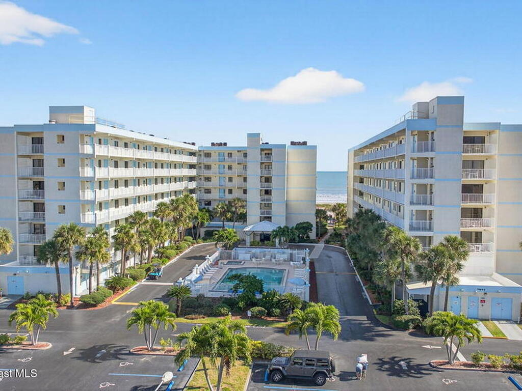 1050 N Atlantic Avenue, Cocoa Beach, FL 32931