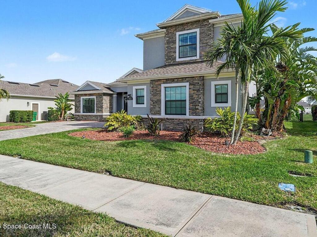 7661 Paragrass Avenue, Melbourne, FL 32940