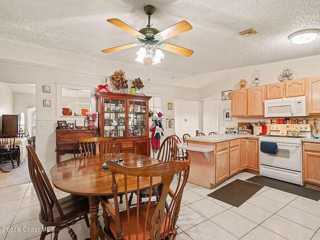 598 Gantry Street, Palm Bay, FL 32908