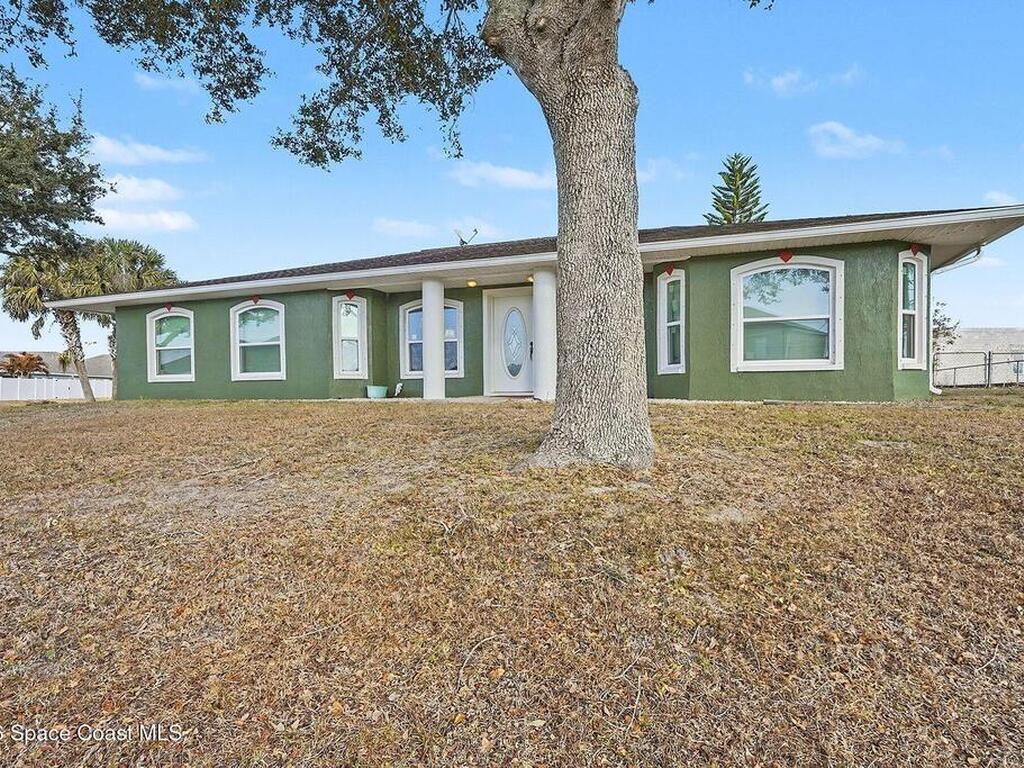 598 Gantry Street, Palm Bay, FL 32908