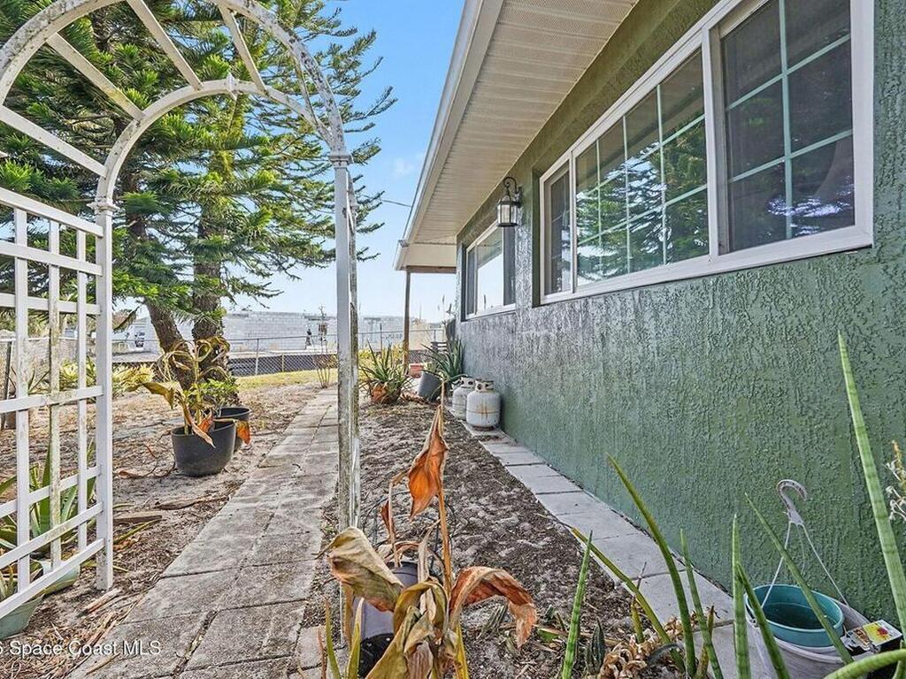 598 Gantry Street, Palm Bay, FL 32908