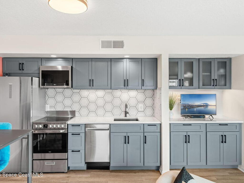 1209 E New Haven Avenue, Melbourne, FL 32901