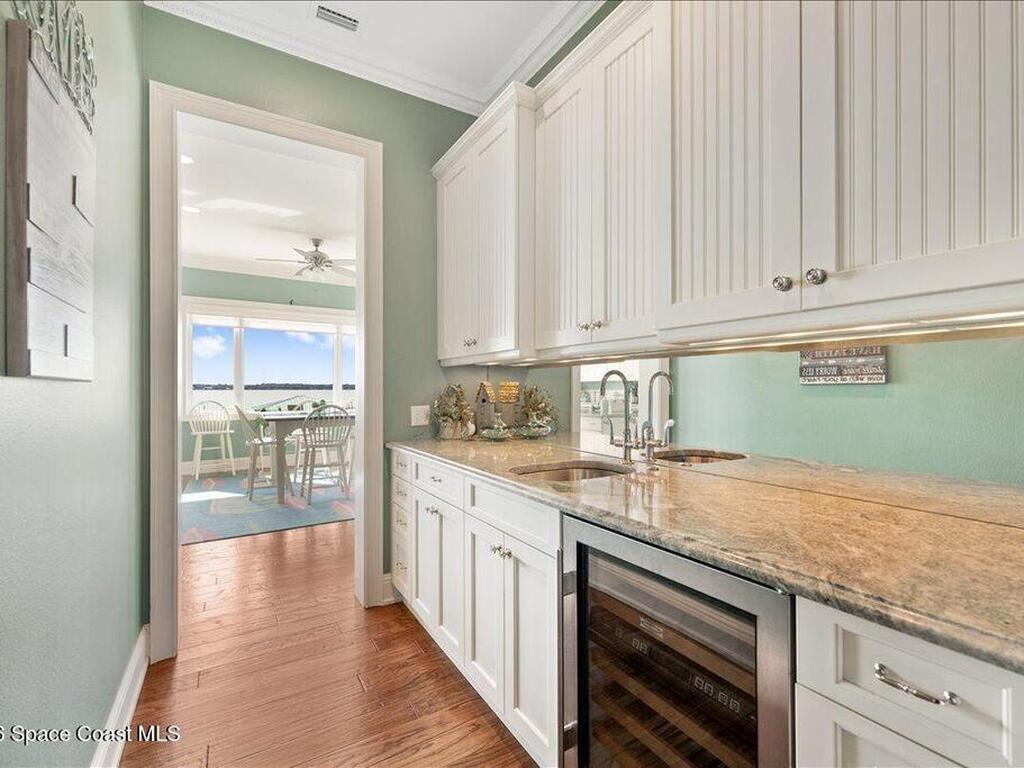 2555 S Tropical Trail, Merritt Island, FL 32952