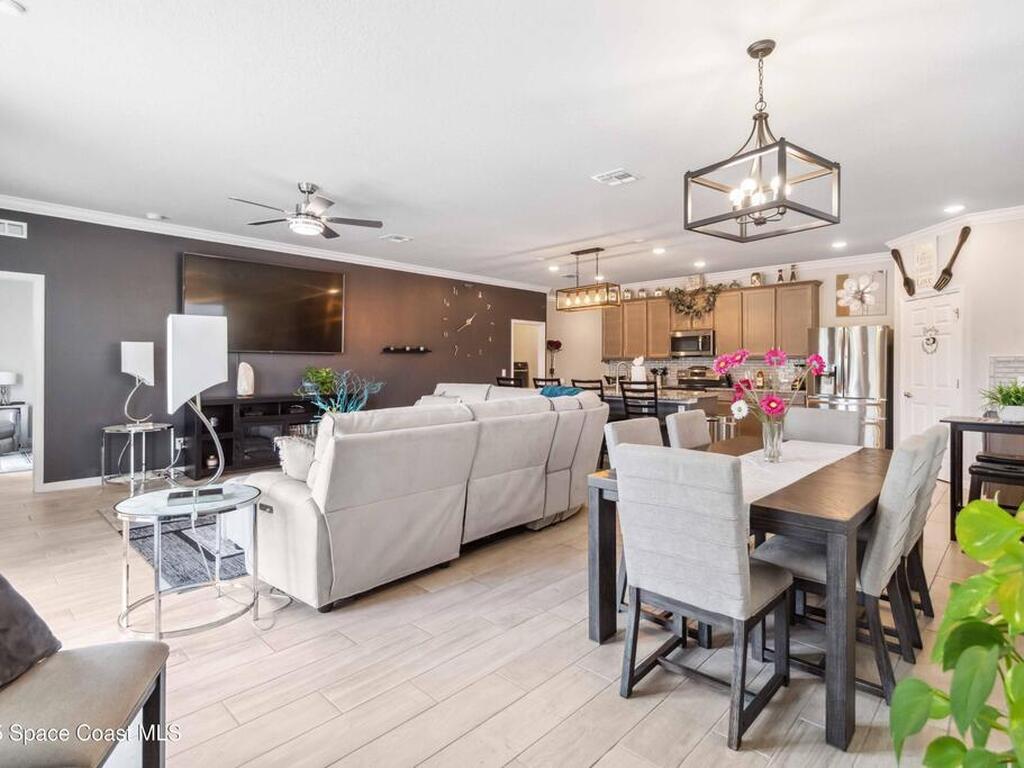 553 Cooper Court, Palm Bay, FL 32908