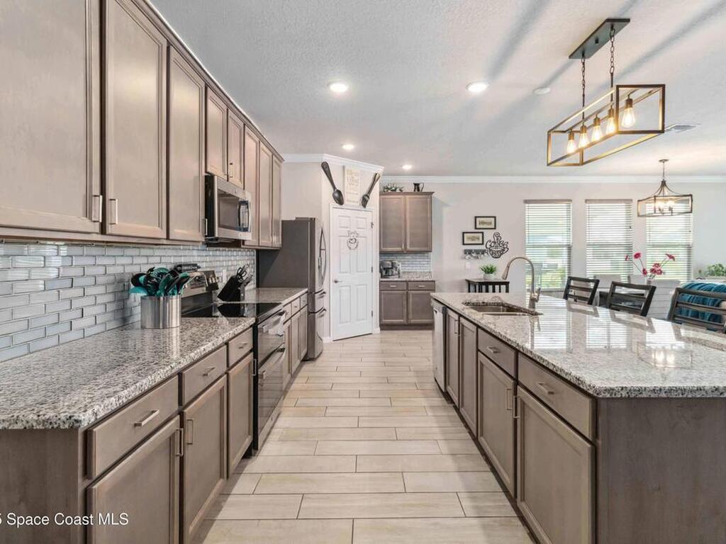 553 Cooper Court, Palm Bay, FL 32908