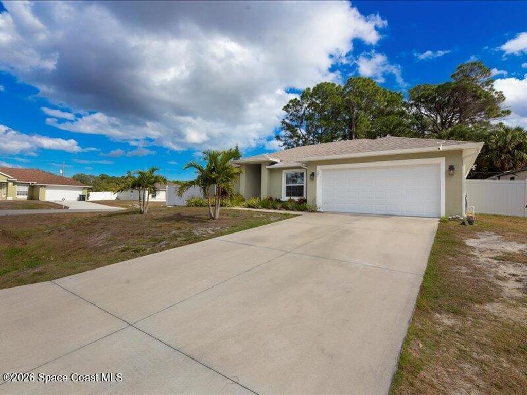 587 Plumbago Road, Palm Bay, FL 32907