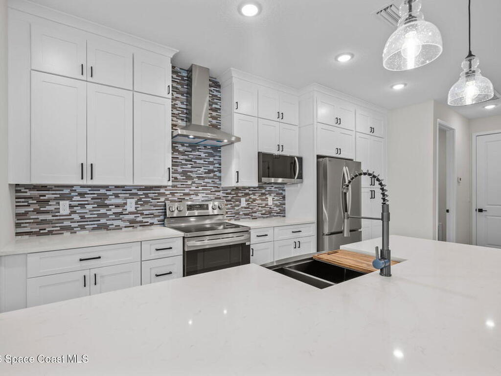 797 Tejon Avenue, Palm Bay, FL 32908