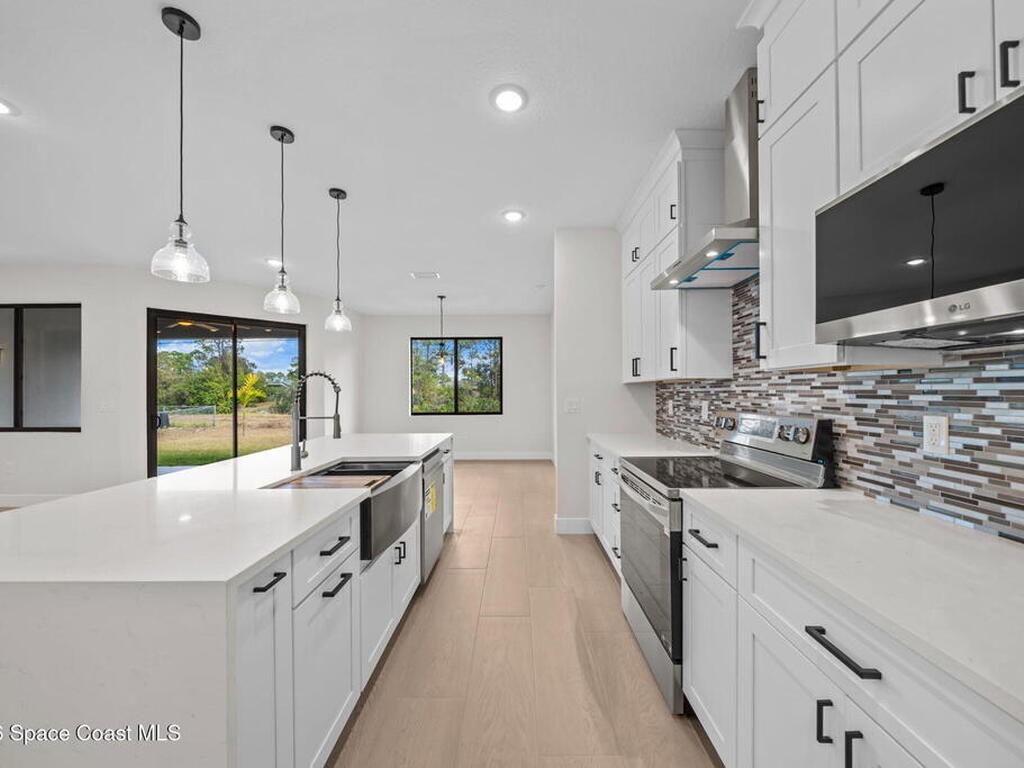 797 Tejon Avenue, Palm Bay, FL 32908