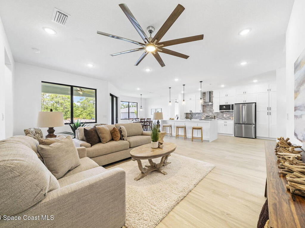 797 Tejon Avenue, Palm Bay, FL 32908