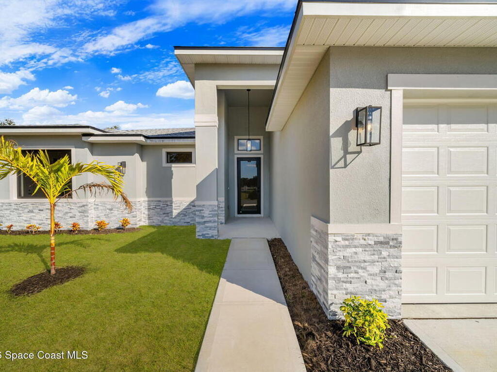 797 Tejon Avenue, Palm Bay, FL 32908