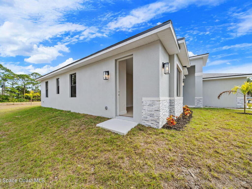 797 Tejon Avenue, Palm Bay, FL 32908