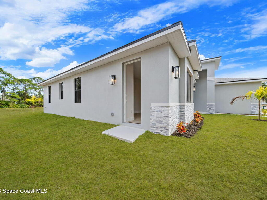 797 Tejon Avenue, Palm Bay, FL 32908