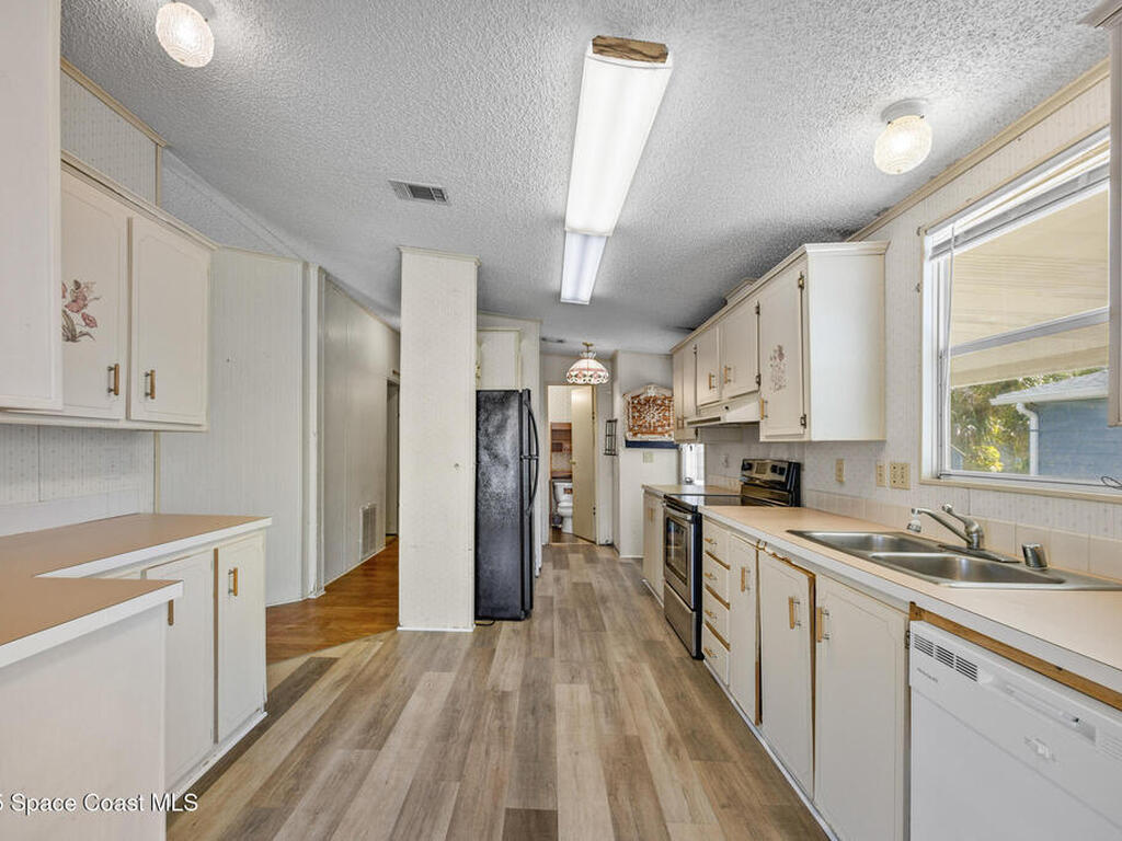 2387 Coconut Palm Drive, Palm Bay, FL 32905