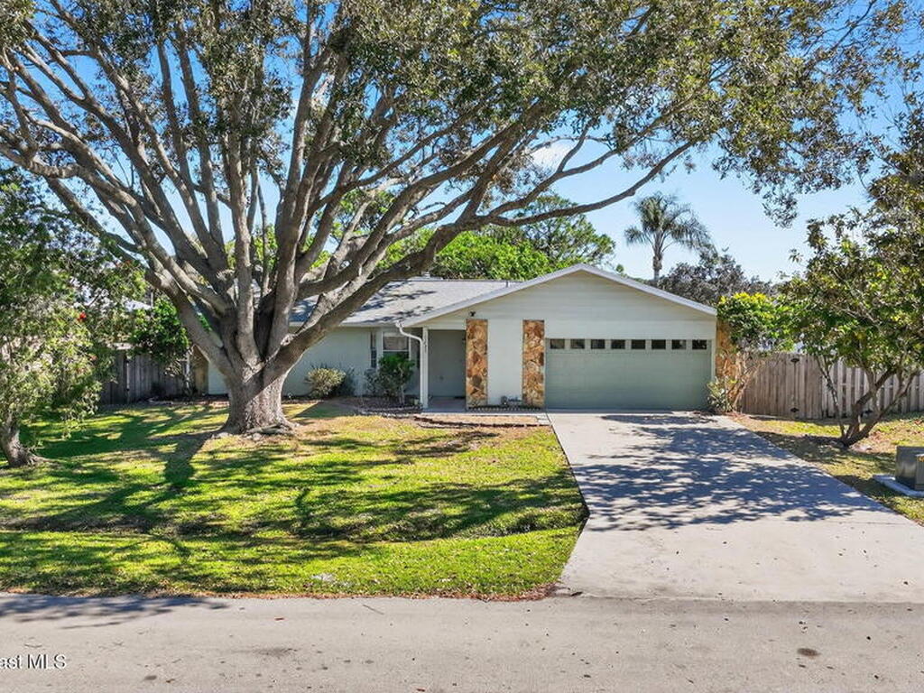 1233 Ach Court, Palm Bay, FL 32907