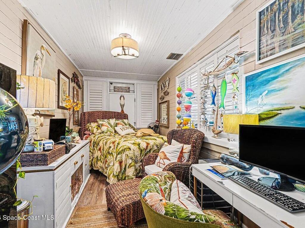 302 Riverside Drive, Holly Hill, FL 32117