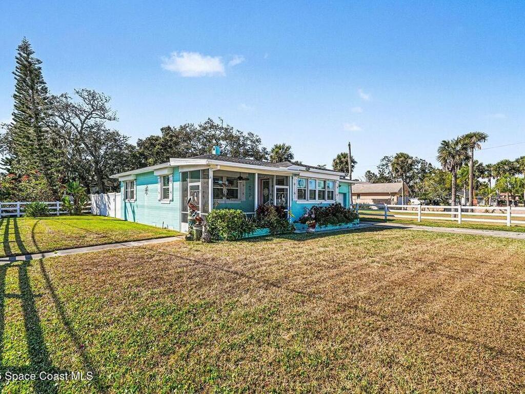 302 Riverside Drive, Holly Hill, FL 32117