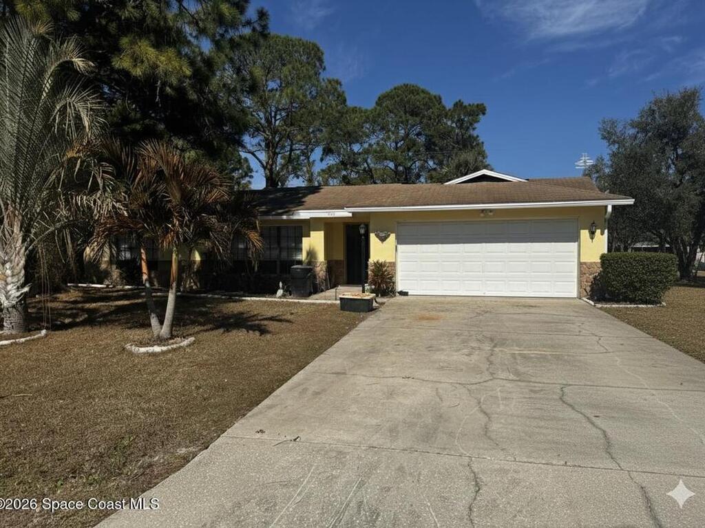 1033 Baysinger Street, Palm Bay, FL 32907
