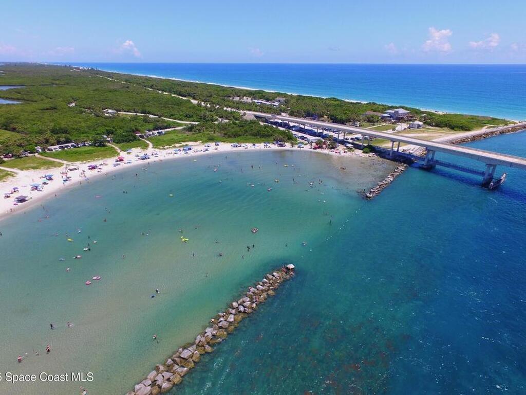 443 Lanfair Avenue, Sebastian, FL 32958