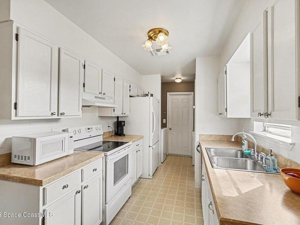 1592 Jasper Avenue, Palm Bay, FL 32907