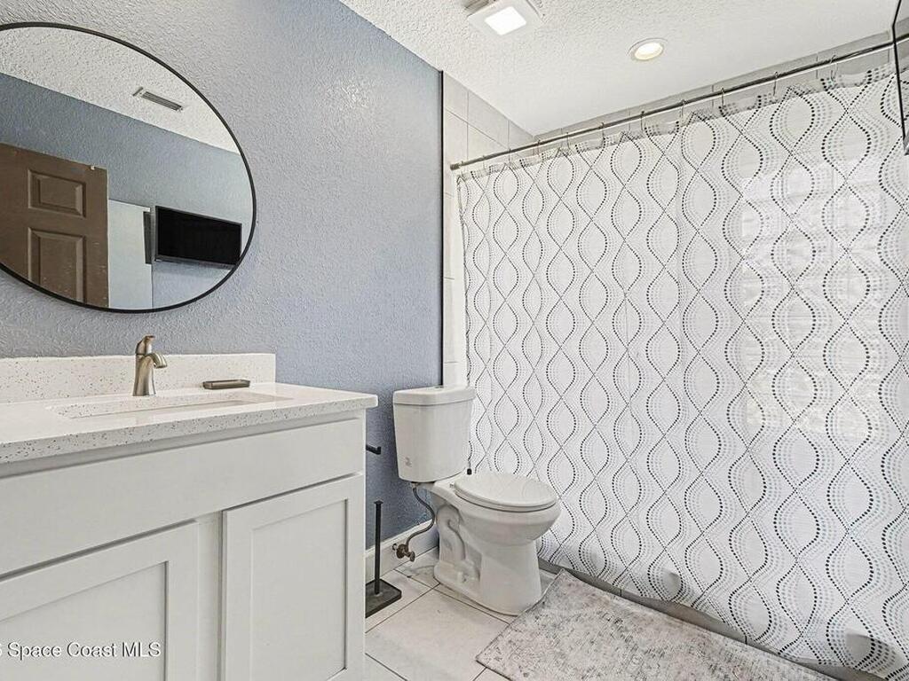 4950 Country Place, Grant, FL 32949