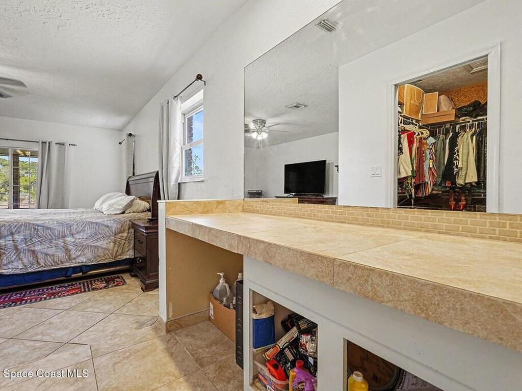 4950 Country Place, Grant, FL 32949