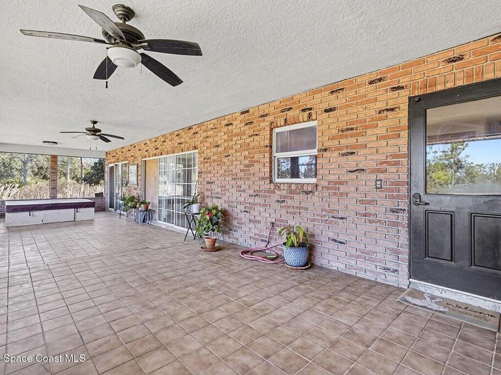 4950 Country Place, Grant, FL 32949